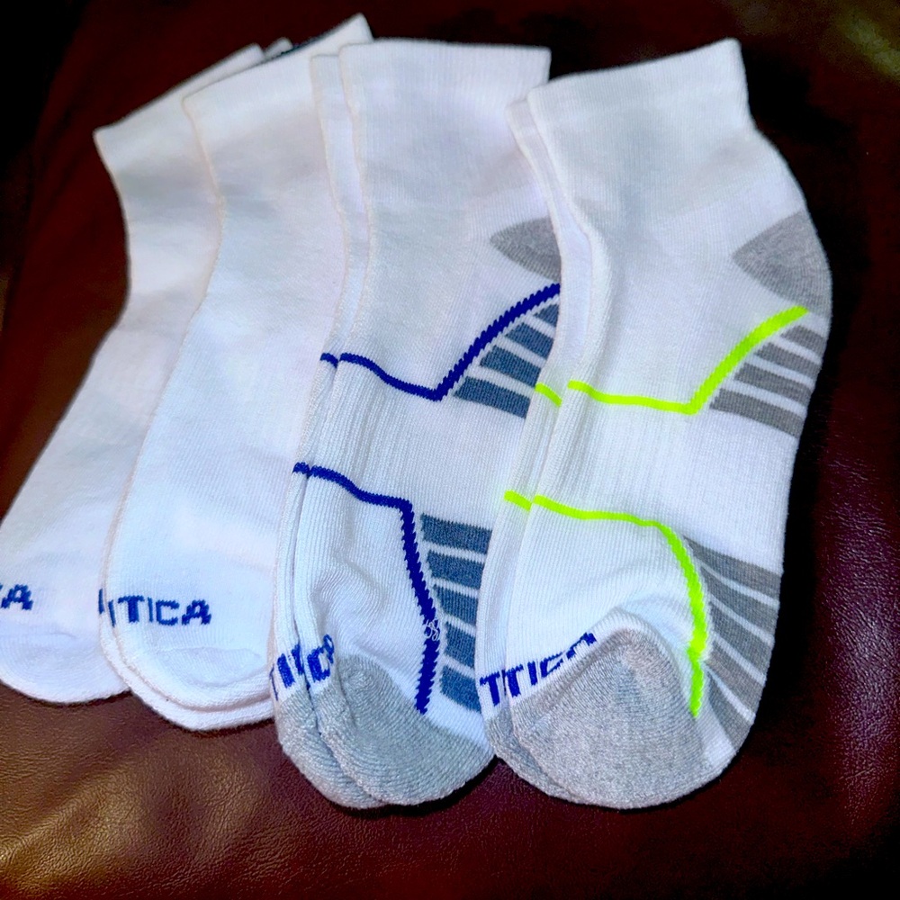 Pack of 4 pair Nautica mens athletic socks